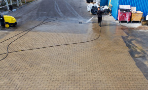 Service de nettoyage et lavage à pression à Montréal, Laval, Rive-Sud et la Rive-Nord de Montréal / Décontamination Montréal